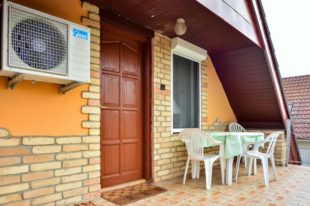 Pipacsos Vendeghazak Apartment Kiskunmajsa Ngoại thất bức ảnh